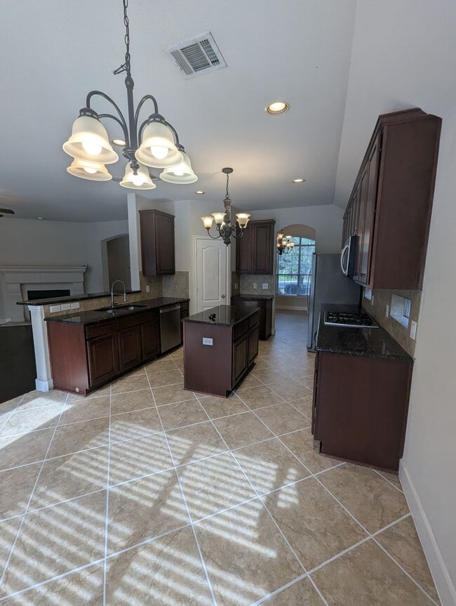 Building Photo - Forest Creek Gem: Spacious 4?Bed • 2?Bath ...