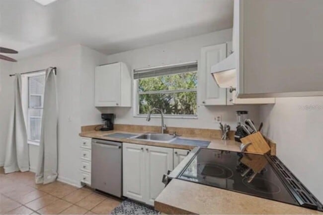 Building Photo - 2564 Woodgate Blvd