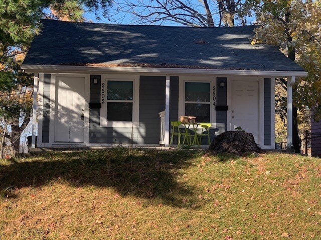 Primary Photo - 2502 E 16th St