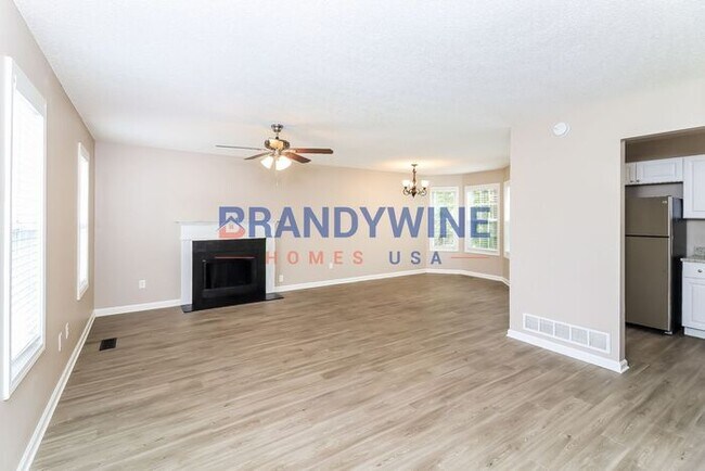 Building Photo - HOLIDAY SPECIAL - JANUARY RENT IS FREE!