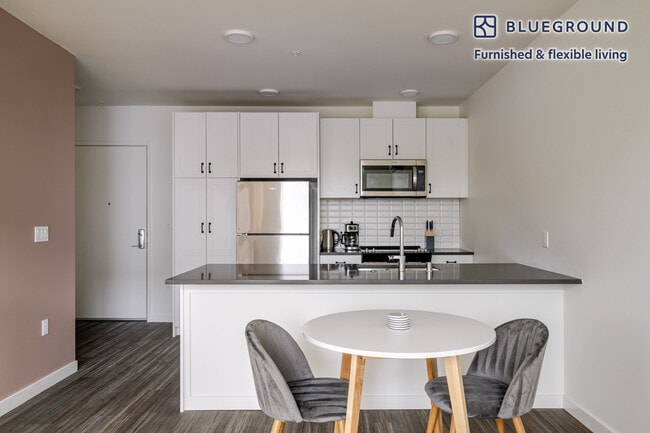 Building Photo - 1000 E Yesler Wy