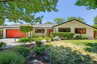 Building Photo - 175 E Creek Dr