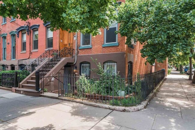 Building Photo - 612 Jersey Ave