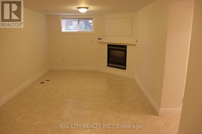 Building Photo - 30 Lozoway Dr