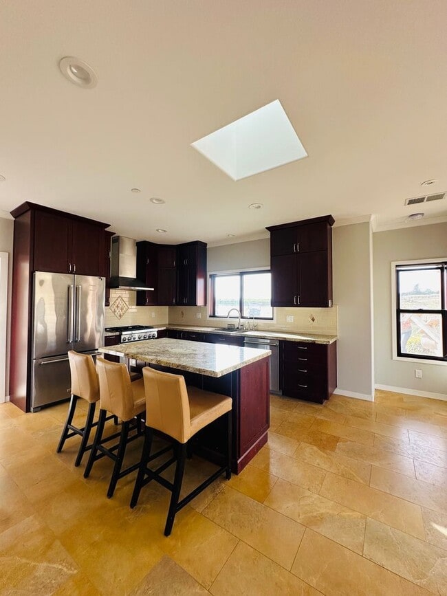 Building Photo - Serene 2-Bedroom Mountain Retreat with Stunning Views