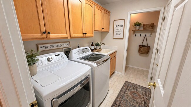 Foto del edificio - 1602 E 53rd Ave