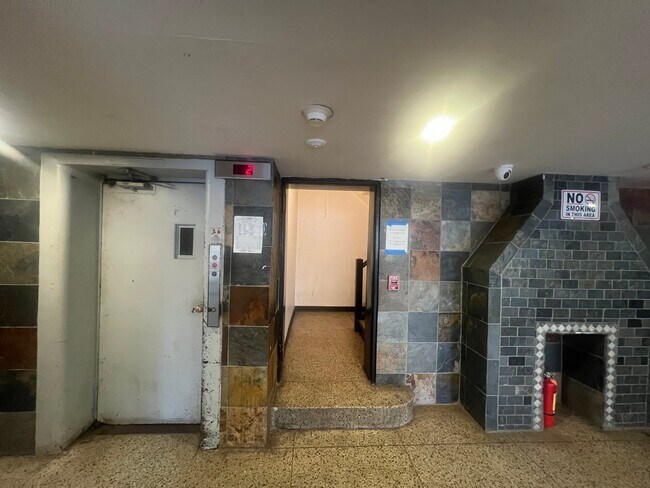 Foto del edificio - 6 Pomona Ave