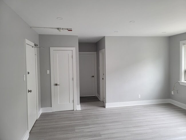 Photo du bâtiment - 1566-1574 Avenue Rd