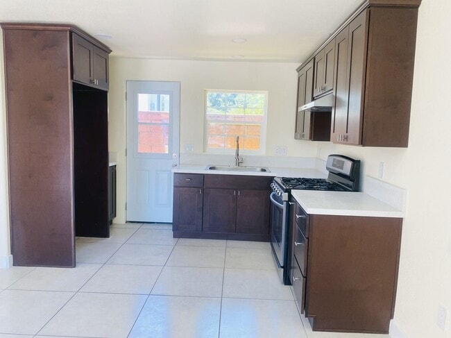 Building Photo - 2558 Lullaby Ln