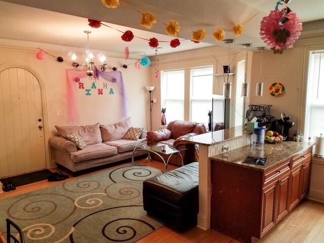 Foto del edificio - 6319 N Artesian Ave