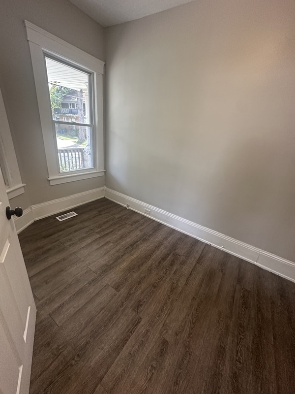 Building Photo - 4020 Woodbridge Ave