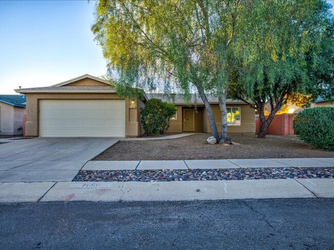 Building Photo - Spacious 3-Bedroom, 2-Bath Home with Large Backyard