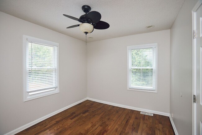 Foto del edificio - Super cute East Atlanta home with secluded...