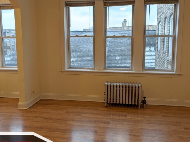 Foto del edificio - 2600 N Kimball Ave