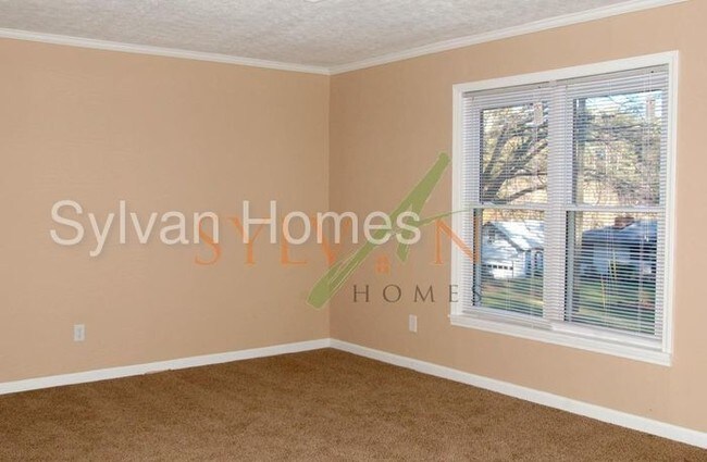 Building Photo - 2580 Winding Lake Trl NE