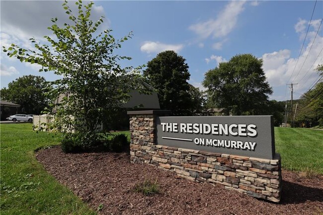 Building Photo - 604 Carriage Hill Dr
