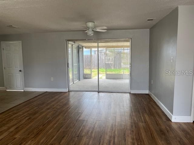 Building Photo - 3327 Pinon Dr