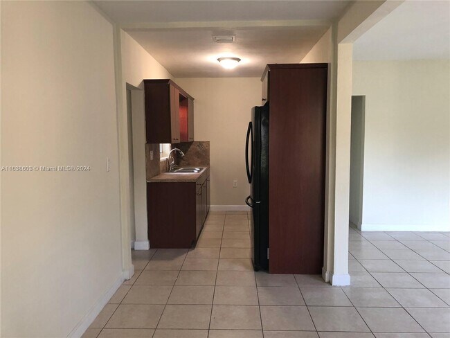 Foto del edificio - 1571 NE 176th St