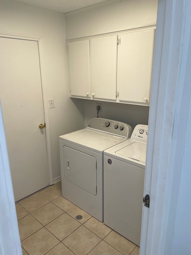 Foto del edificio - 4029 Heatherbrook Ct