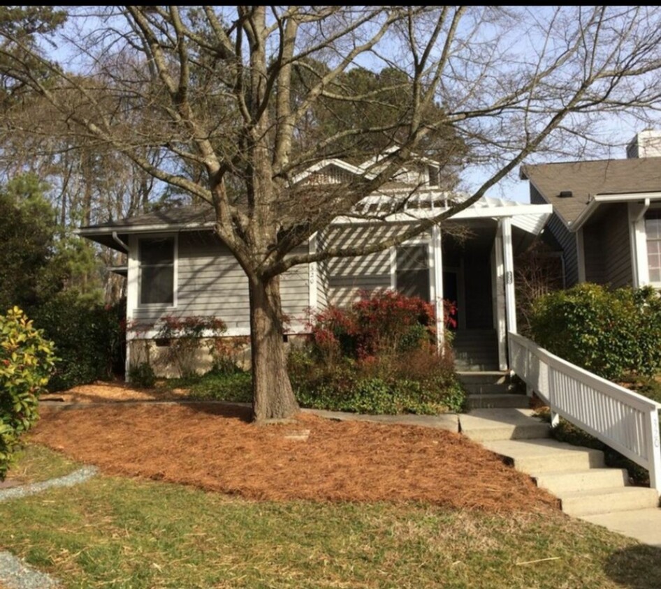 Primary Photo - Live in Desirable Kirkwood in the heart of...