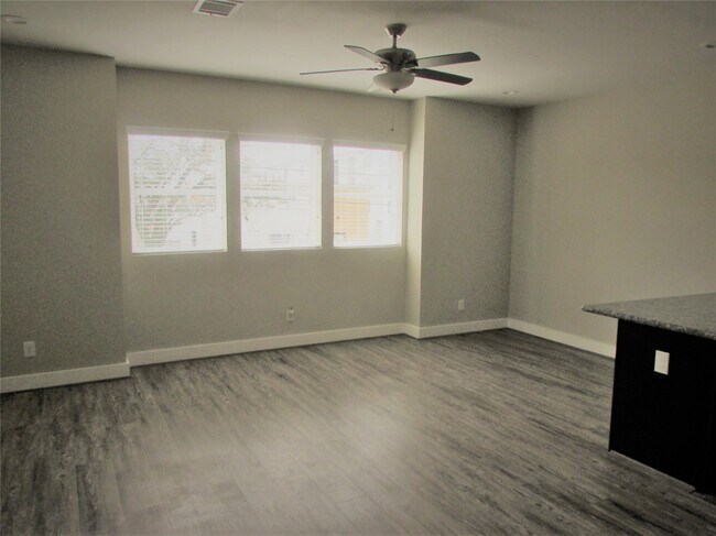 Foto del edificio - 3249 Dixie Dr