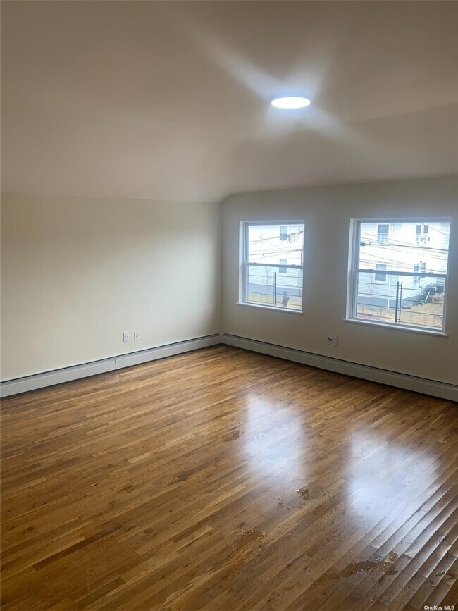 Foto del edificio - 557 B 72 St