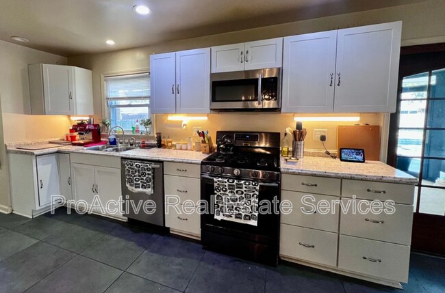 Foto del edificio - 4505 Mallard Crescent