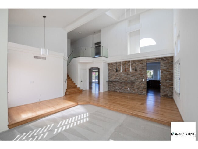 Building Photo - Discover your Dream Oasis in this 4/3 Phoenix Home, Nestled in the Exclusive Gated Shadow Rock golf