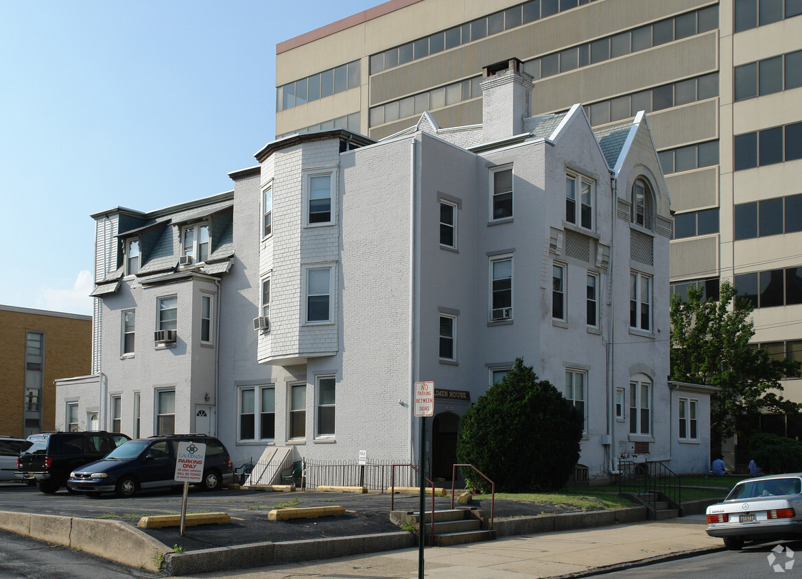 Building Photo - 925 N Jefferson St