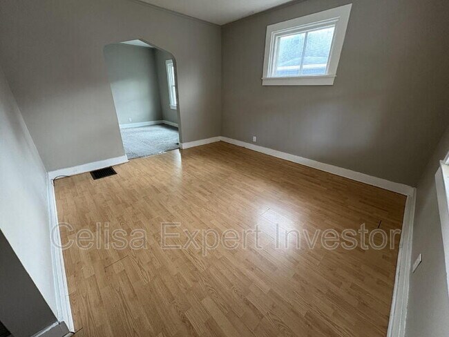 Building Photo - 4013 Hoagland Ave