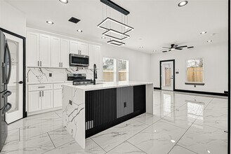 Building Photo - 13106 Donegal Way