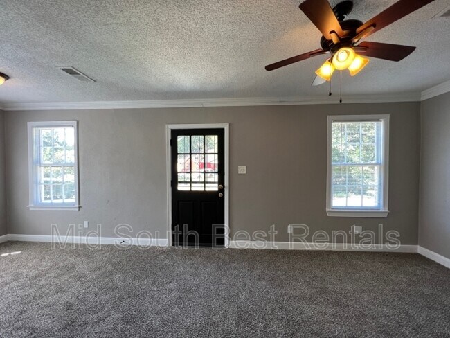 Foto del edificio - 917 Greendale Cir