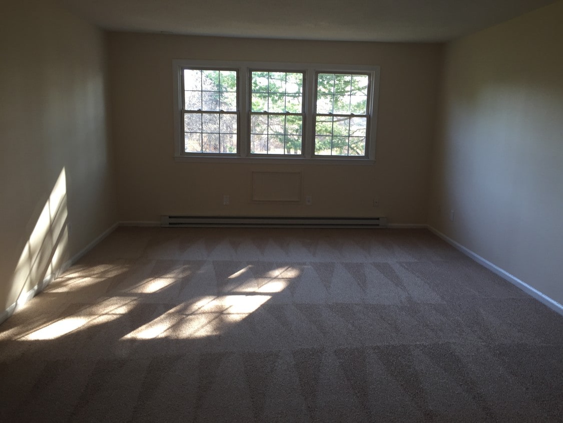 7 Mill Plain Rd, Branford, CT 06405 Apartments in Branford, CT