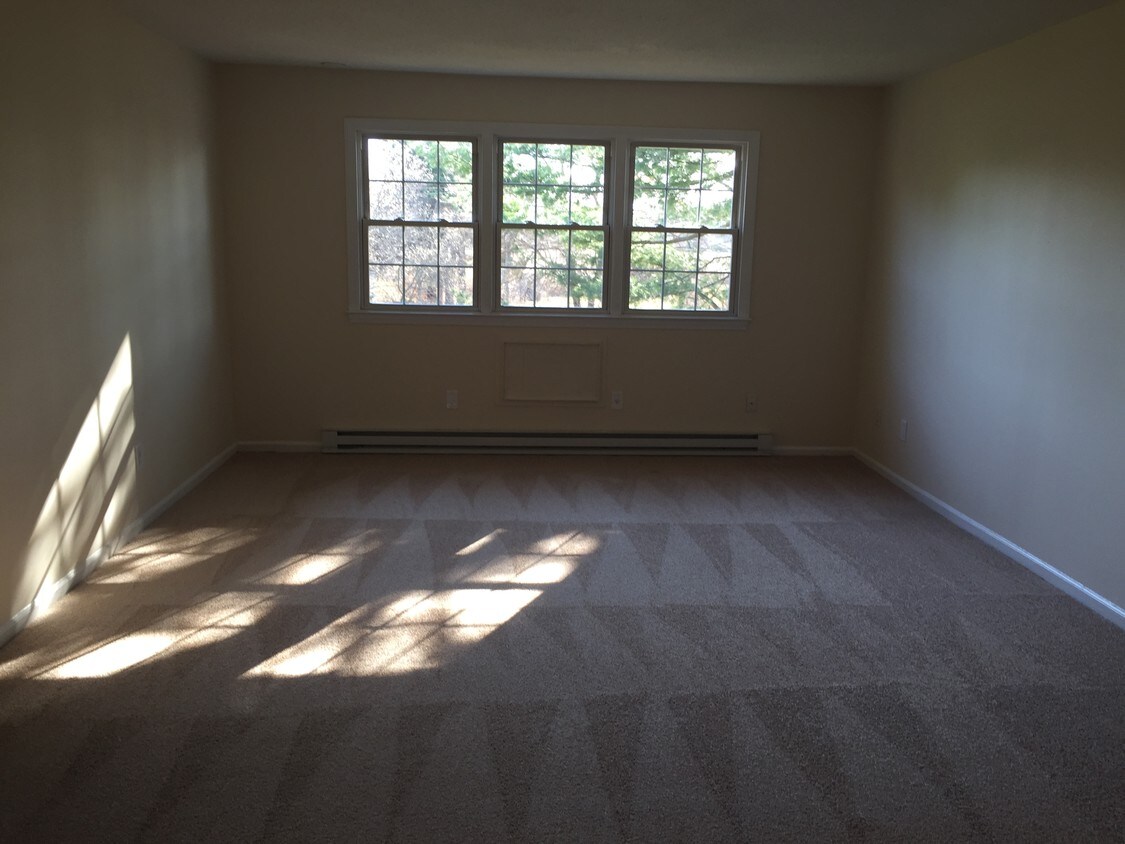 7 Mill Plain Rd, Branford, CT 06405 Apartments in Branford, CT