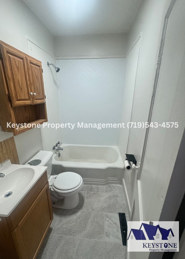 Foto del edificio - 1104 W 16th St