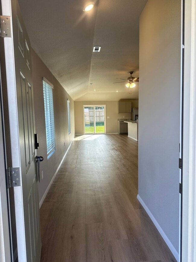 Building Photo - Brand New Four Bedroom | Two Bathroom Home in Tonganoxie