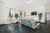 Foto principal - 1221 E Columbus Dr