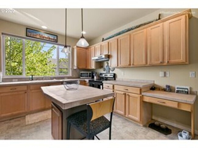 Foto del edificio - 2 Bedroom Townhome in Gated Fairview Terrace!