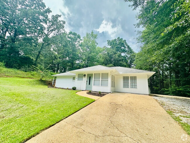 Building Photo - 4312 Old McGee Rd