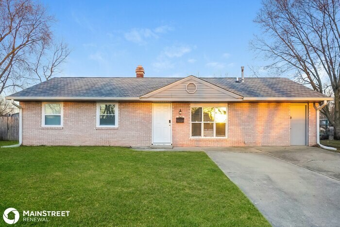 Primary Photo - 1510 DOUGLAS DR, FRANKLIN, IN 46131