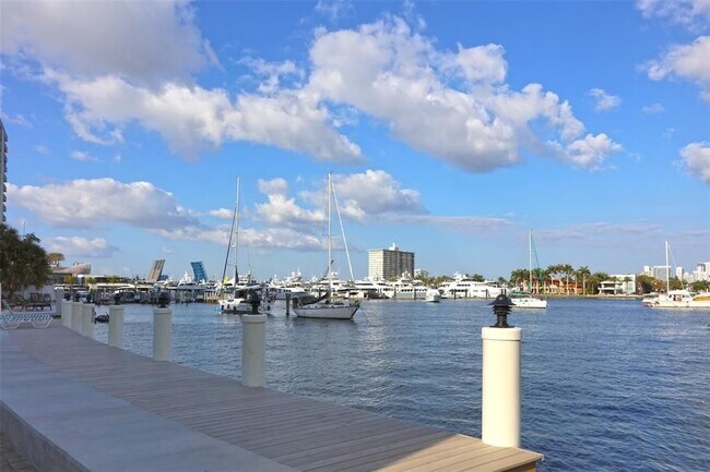 Foto del edificio - 95 N Birch Rd