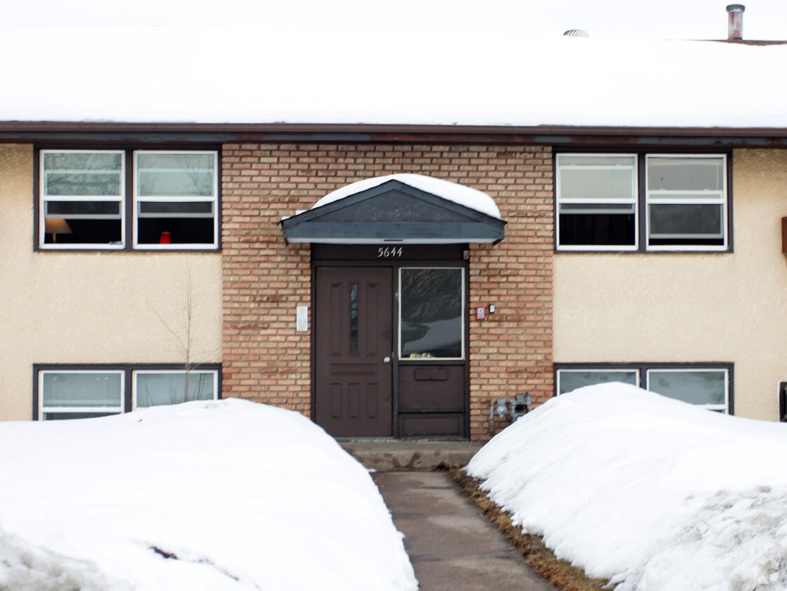 Building Photo - 5644 4th St NE