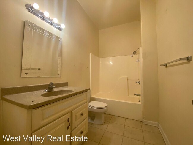 Building Photo - 1 br, 1 bath House - 218 4th Street #1-A
