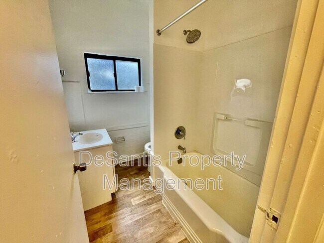 Building Photo - 2903 Stayton St