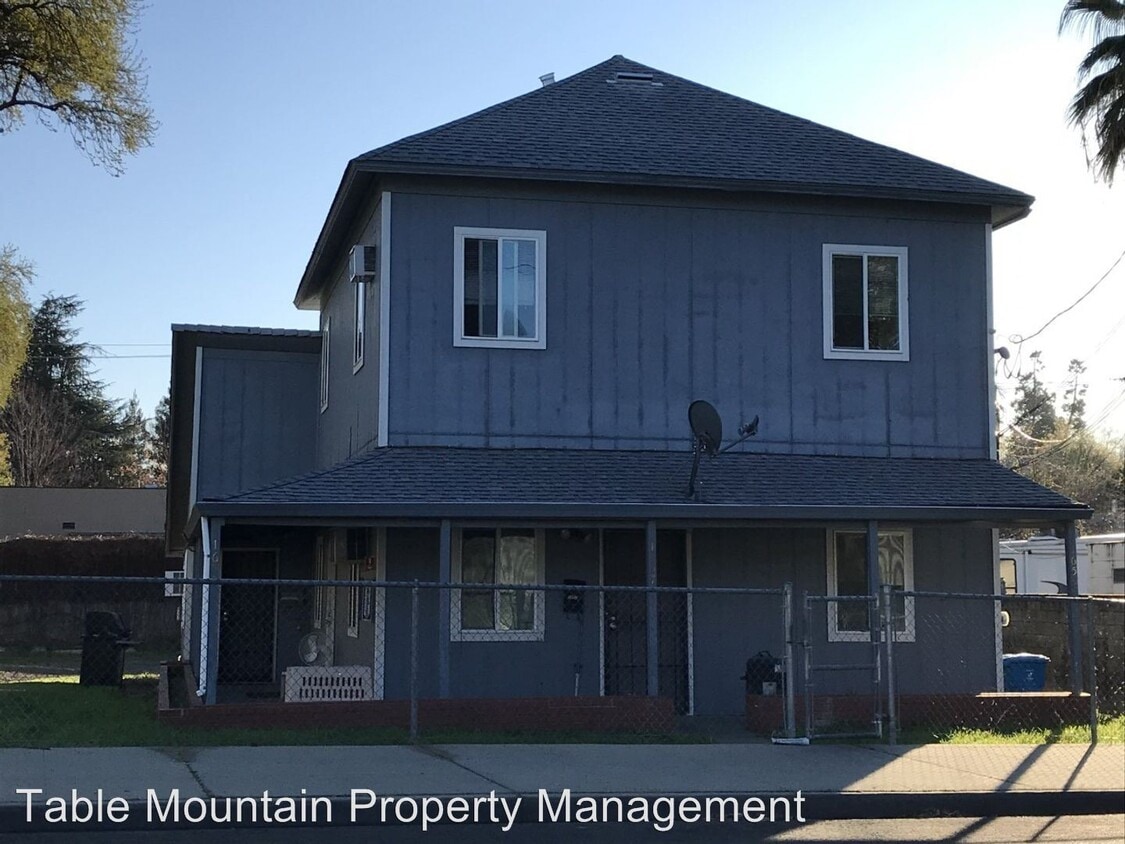 1655 Oak St, Oroville, CA 95965 Room for Rent in Oroville, CA