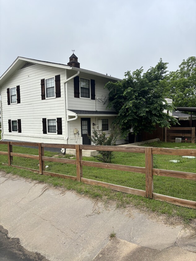 Building Photo - 521 FM 407