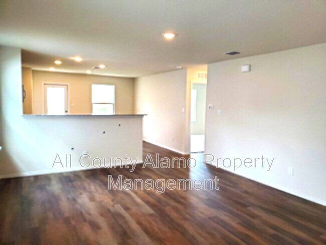 Foto del edificio - 715 Retama Pass