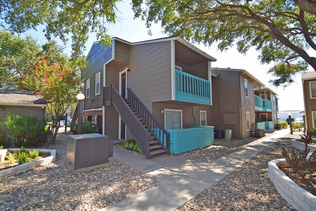 Foto del edificio - Four Winds Apartment Homes