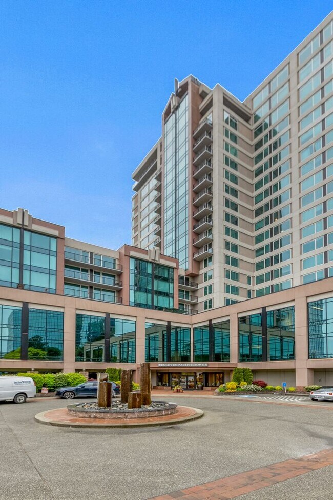 Foto del edificio - Luxury Executive Condo w/AC in the Heart o...