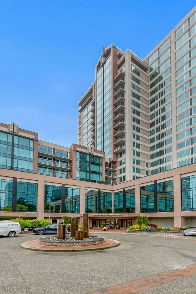 Building Photo - Luxury Executive Condo w/AC in the Heart o...